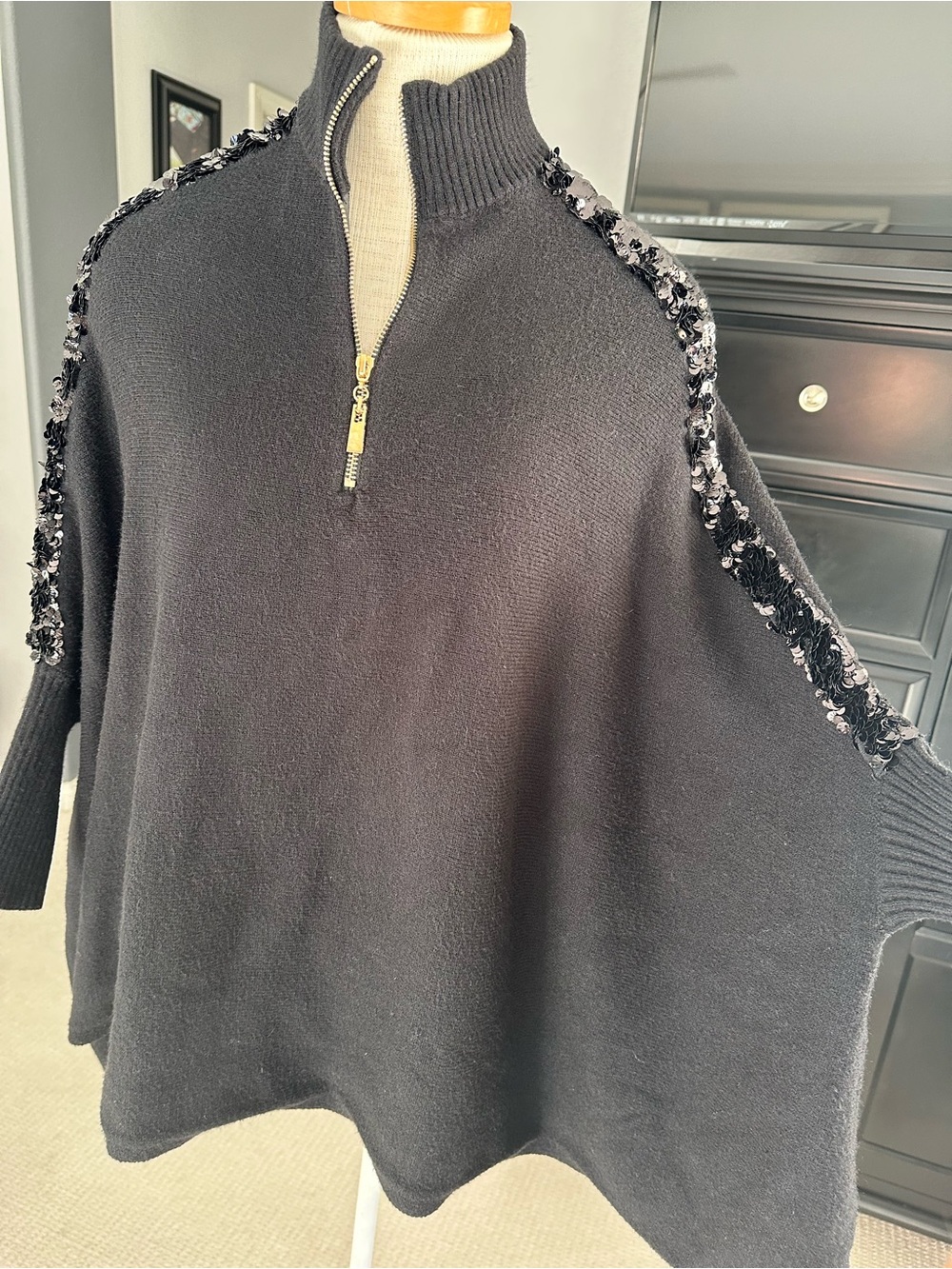 Exquisse’s Paris Black Sequin-Trim Half-Zip Sweater, OSFA - Picture 11 of 17